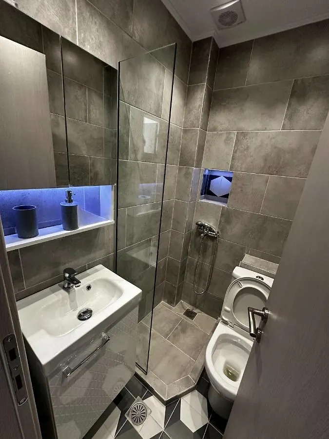 King'S Gambit Suite Tessalónica